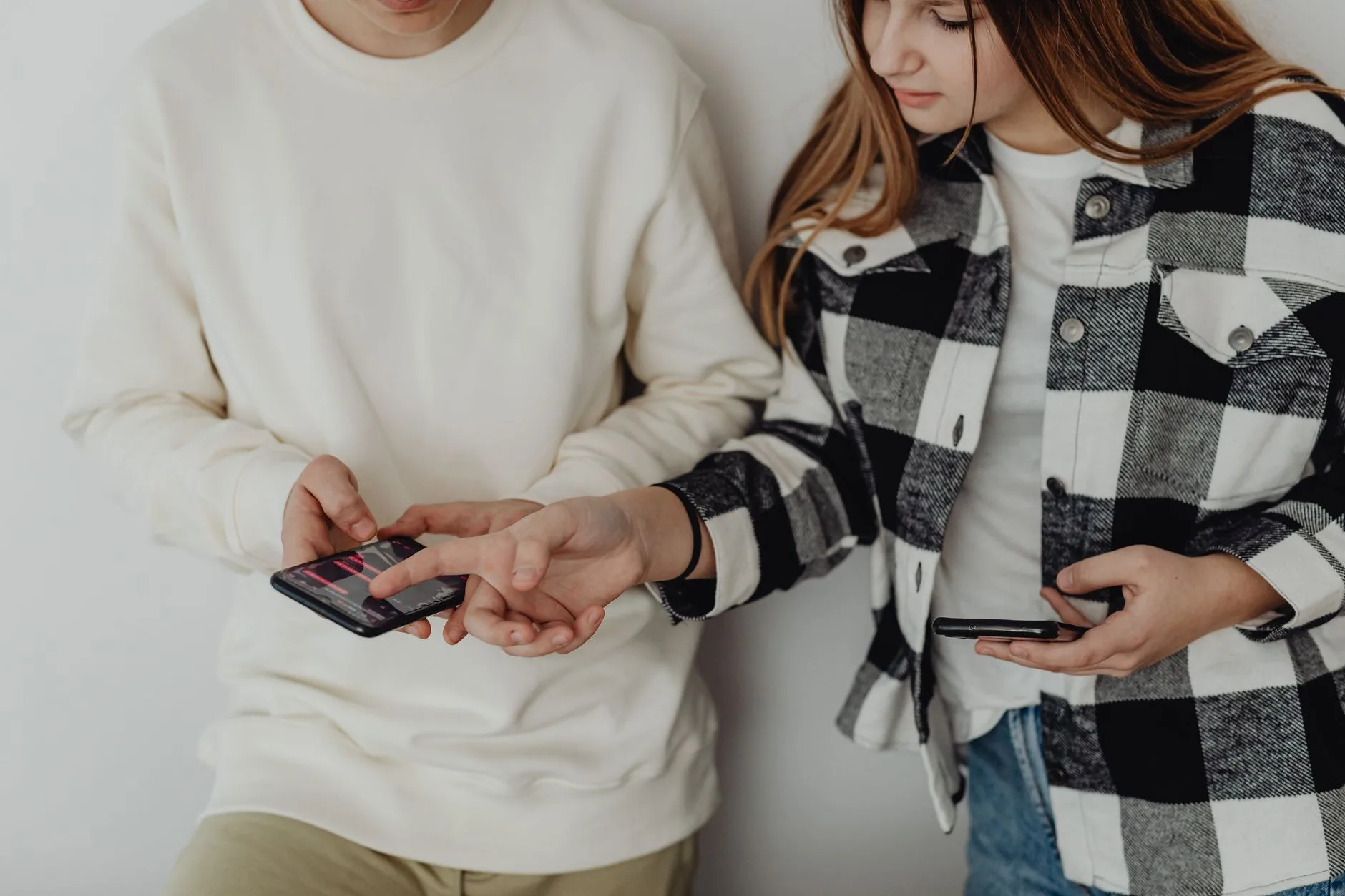 Apps de bem-estar emocional gratuitos — Foto profissional grátis de adolescentes, amigos, amizade